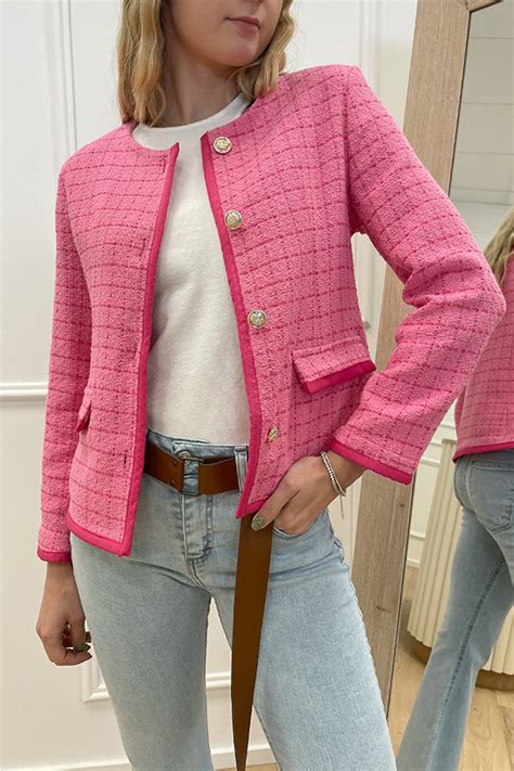 giacca modello chanel rosa patello|Come indossare la giacca modello Chanel tutti i giorni.